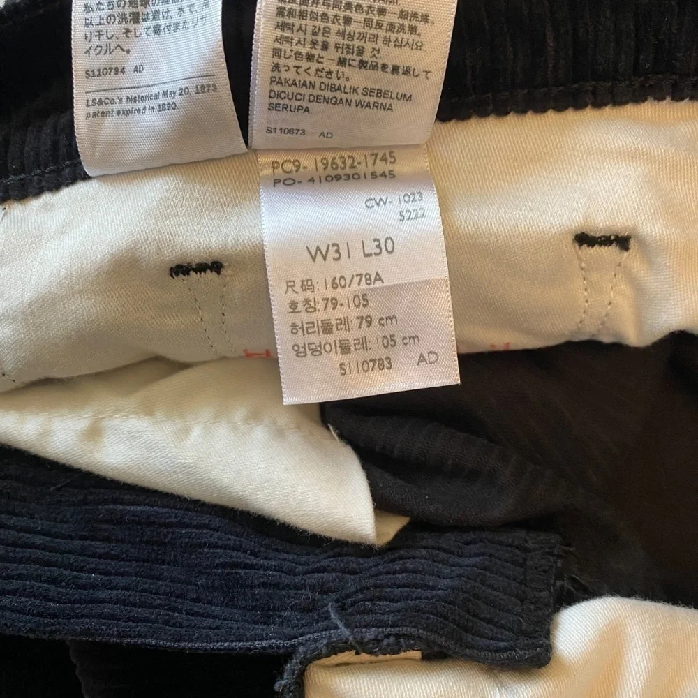 NWT Levi’s 315 Shaping Bootcut-Black Corduroy- 31x30‎